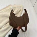 Elegant Ladies' Handbag - Image 5